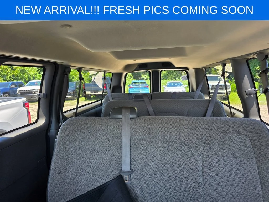 2025 Chevrolet Express Passenger LT - Photo 9