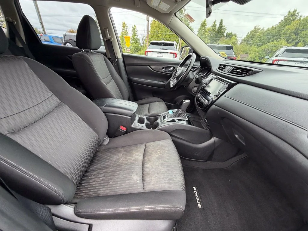 Used 2020 Gray Nissan SV image 35