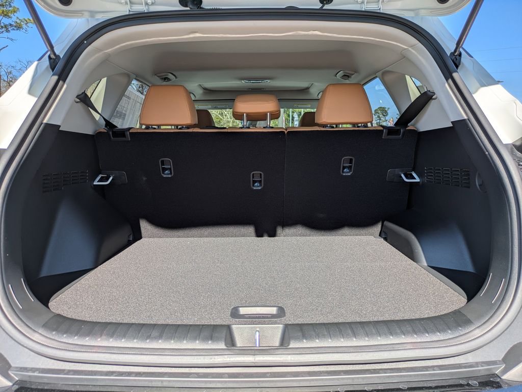New 2026 Ceramic Silver Kia SX image 12