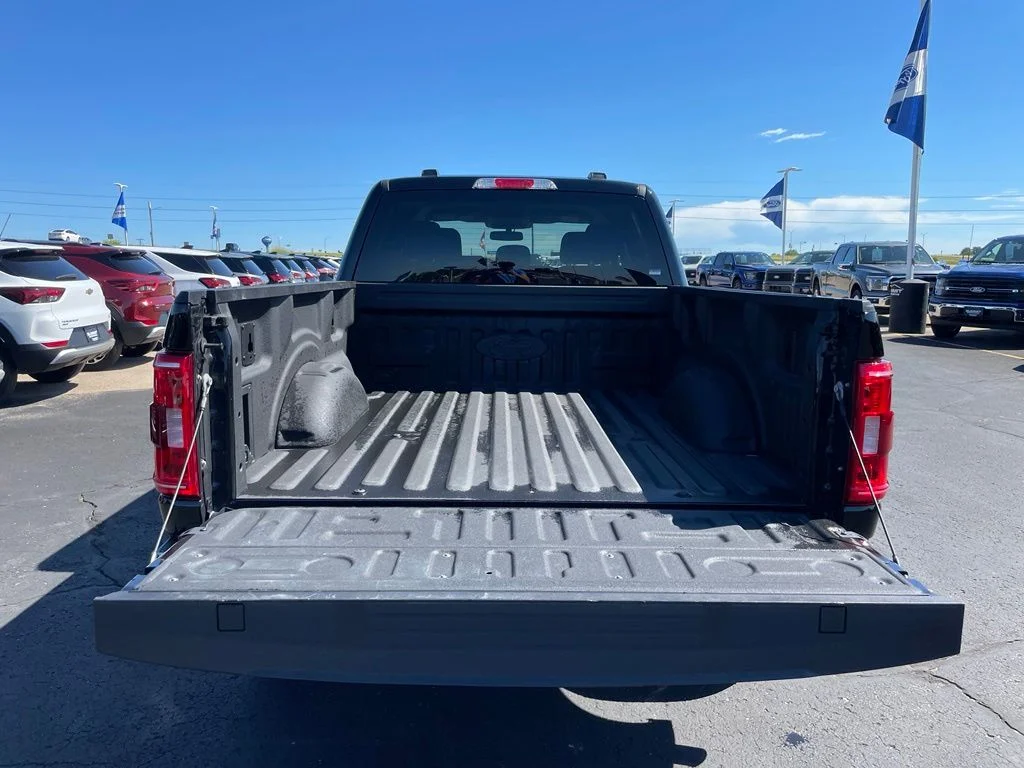 Used 2022 Black Metallic Ford XLT image 29