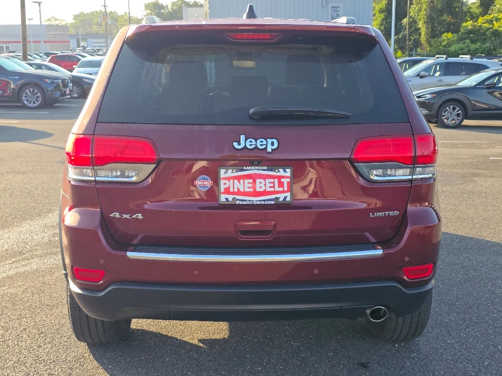 Used 2018 Velvet Red Pearl Coat Jeep Limited image 15