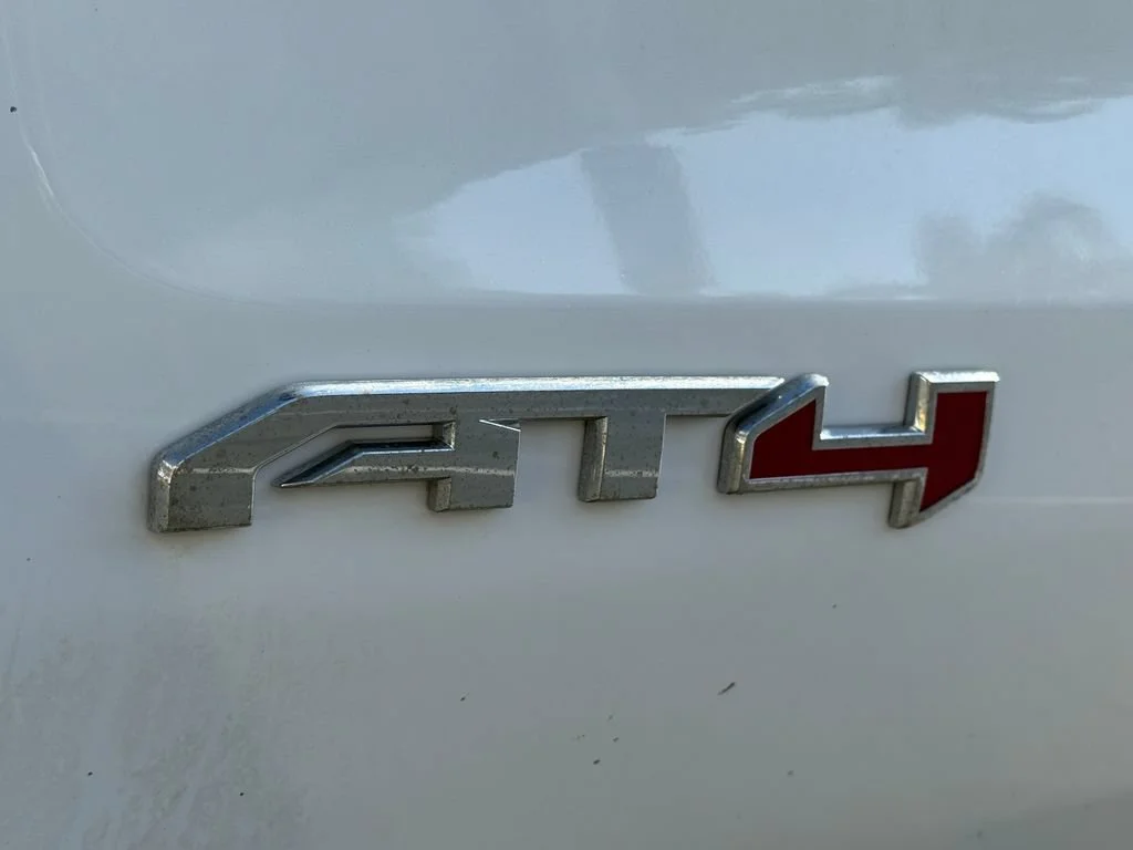 Used 2025 Summit White GMC AT4 image 13