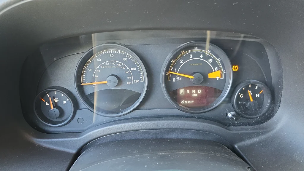 Used 2016 Gray Jeep Latitude image 29