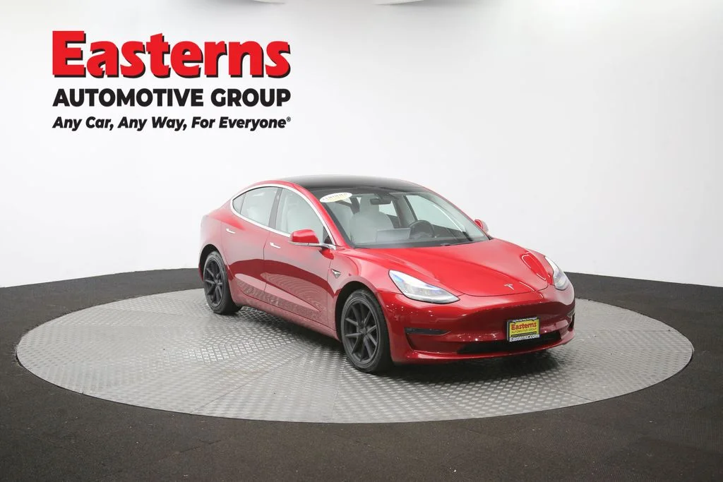Used 2018 Red Tesla Long Range image 47