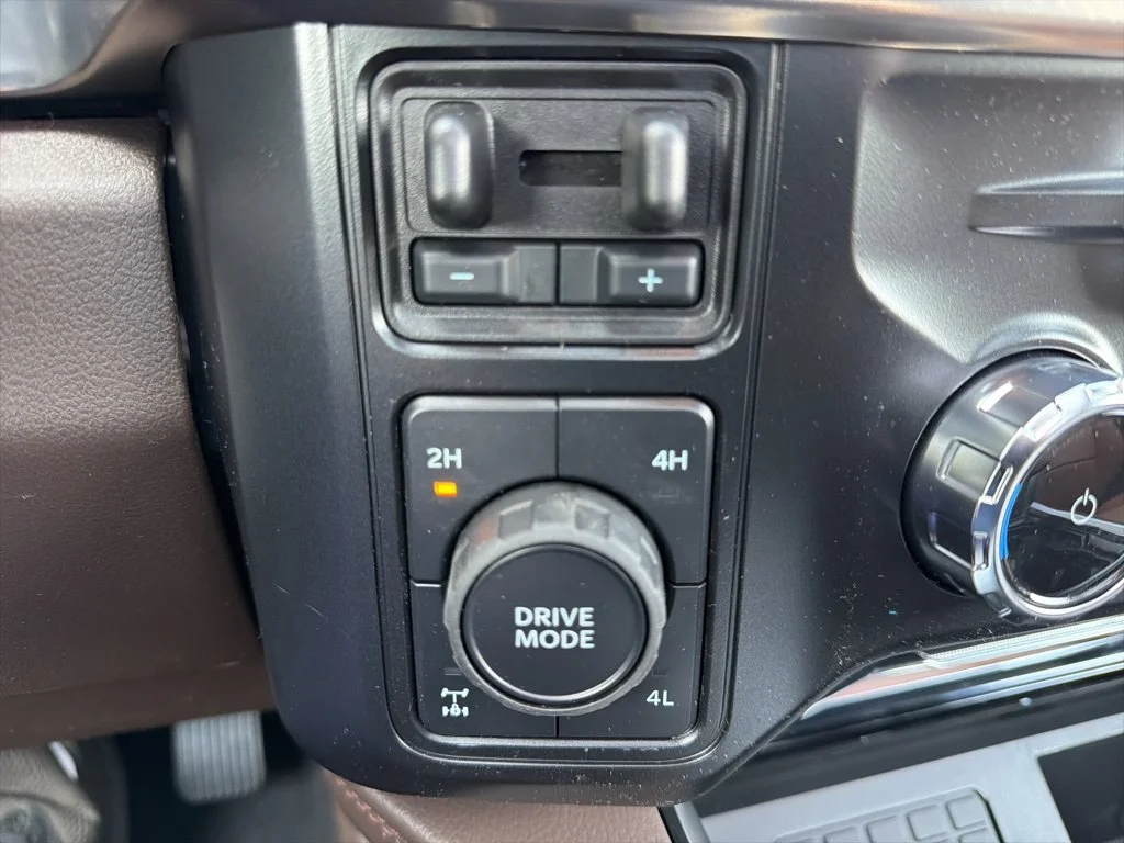 New 2026 Star White Metallic Tri-Coat Ford F-350® King Ranch® image 23