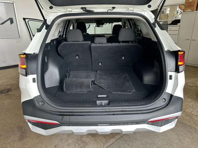 Used 2023 White Kia LX image 21