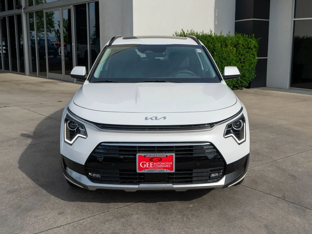 New 2026 Snow White Pearl Kia SX image 2