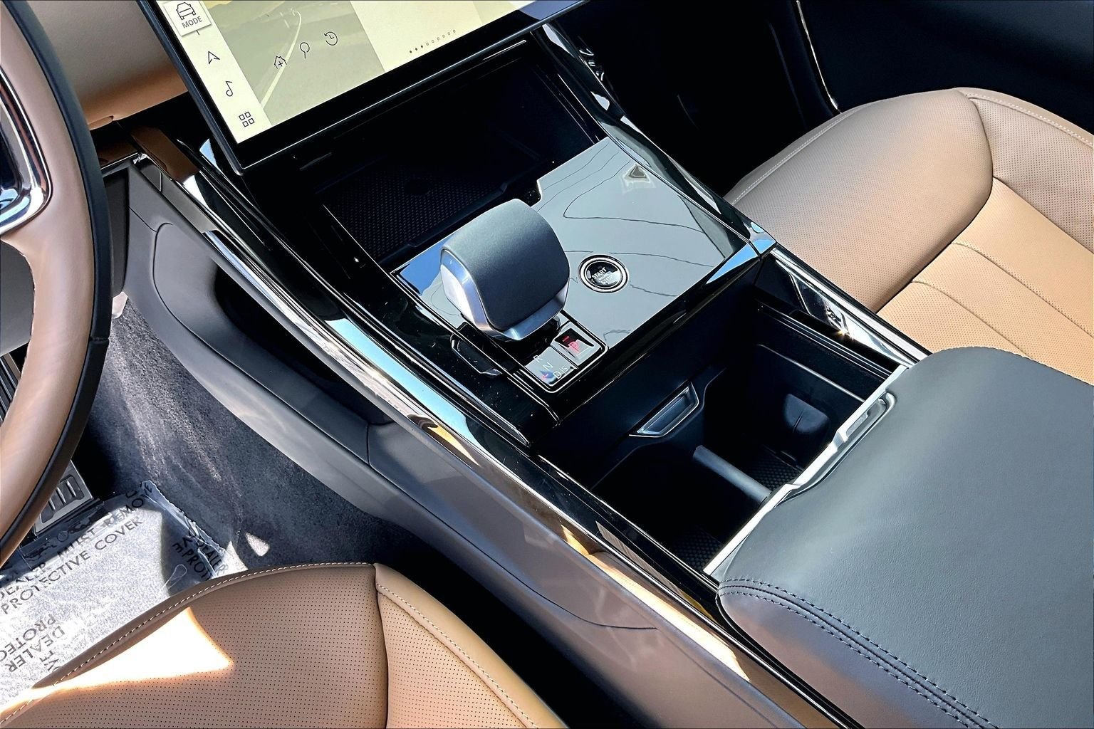 New 2026 Ostuni Pearl White Land Rover Autobiography image 8