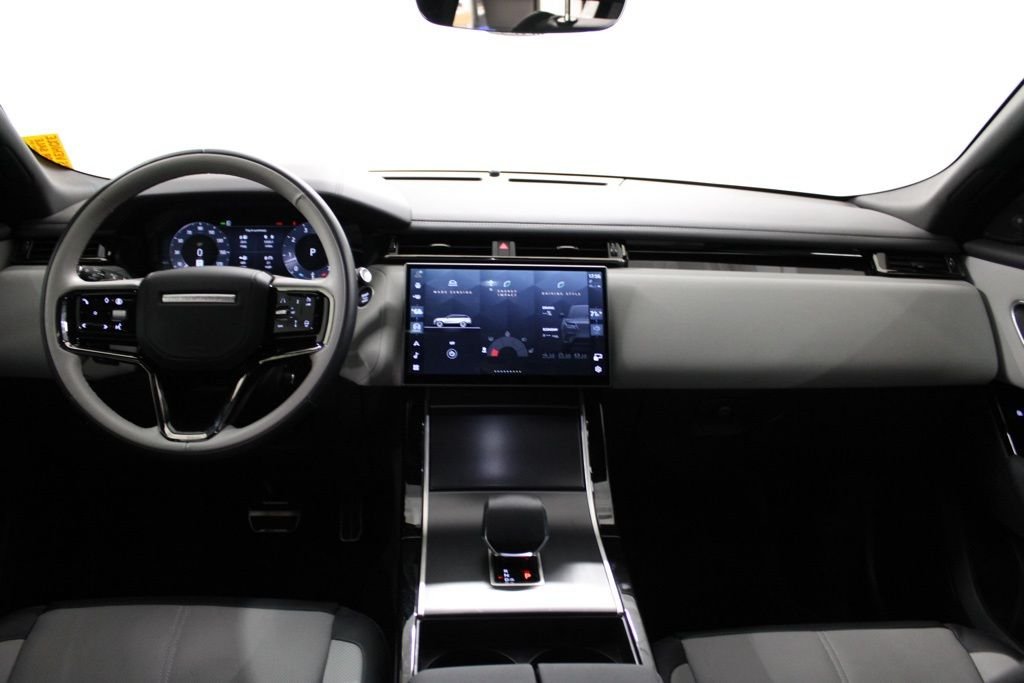 Used 2026 Fuji White Land Rover Dynamic SE image 38