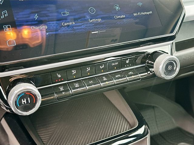 New 2027 Sterling Grey Metallic Chevrolet LT image 17