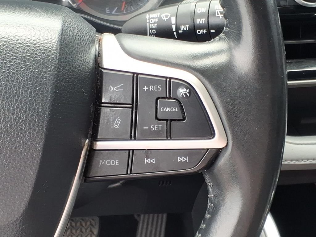 Used 2022 Midnight Black Metallic Toyota LE image 20