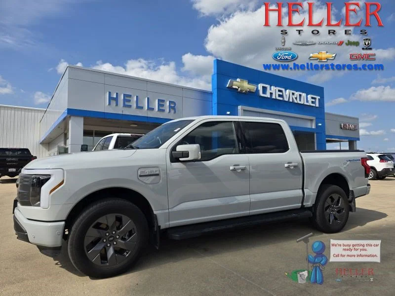 Used 2023 Avalanche Ford LARIAT image 1