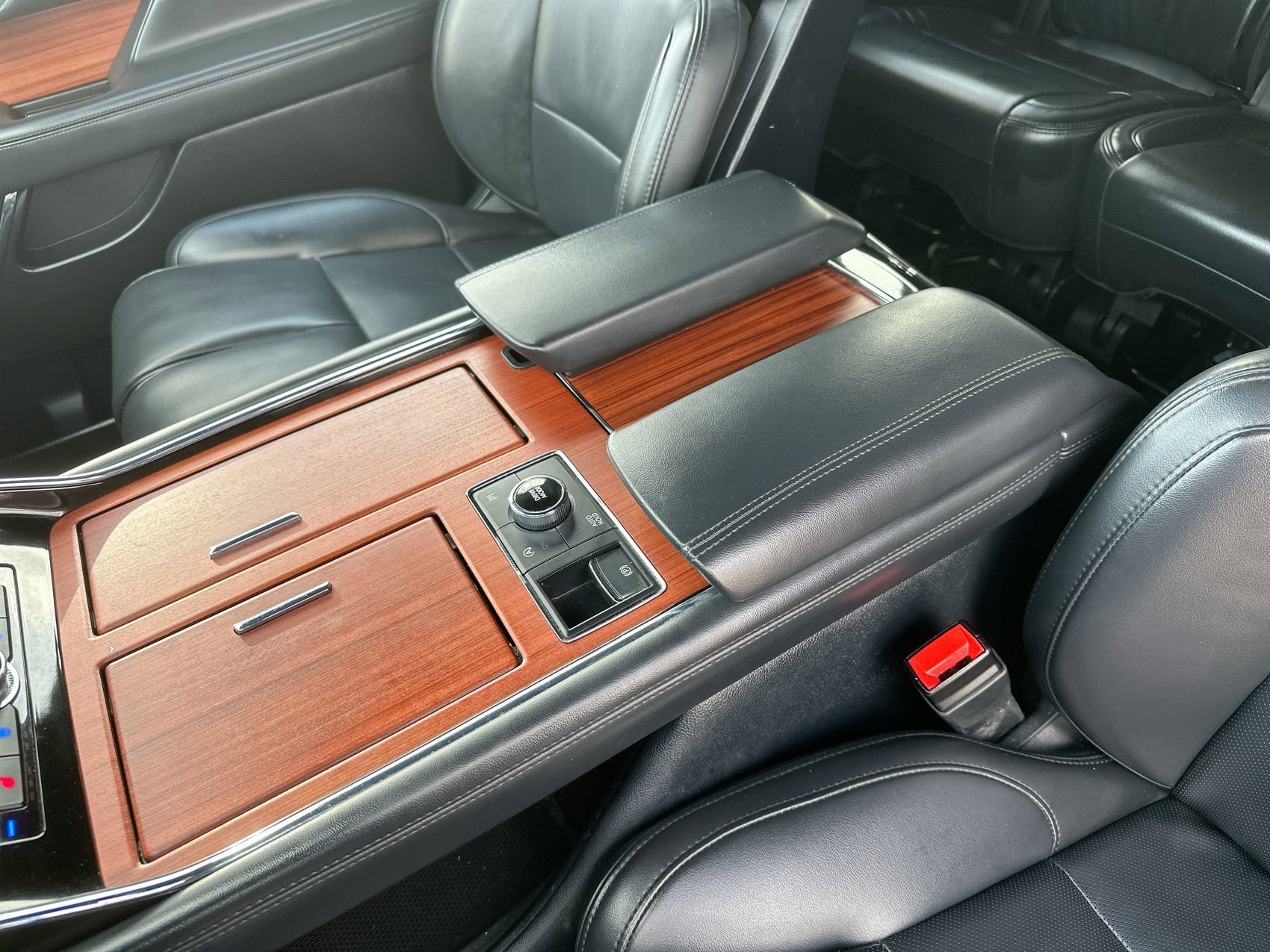 Used 2024 Black Metallic Lincoln Premiere image 20