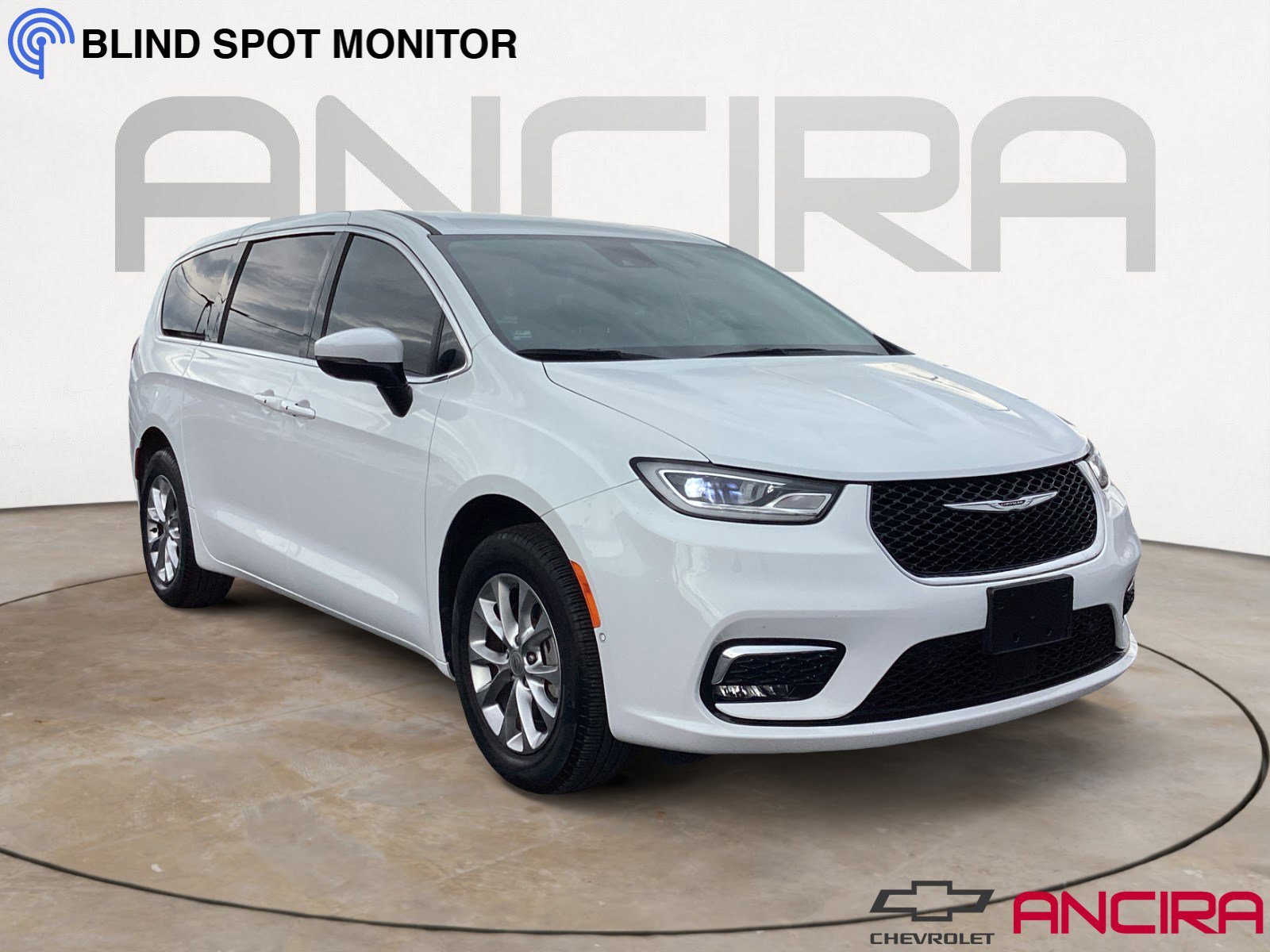 2023 Chrysler Pacifica Touring L AWD's photo