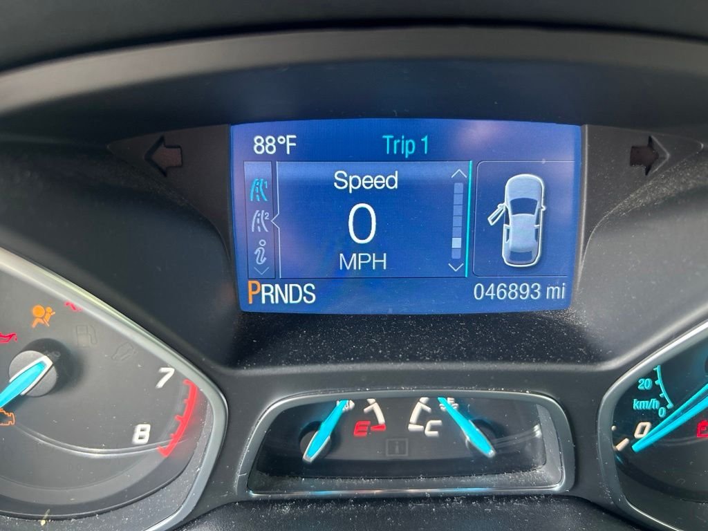 Used 2015 Orange Ford SE image 6