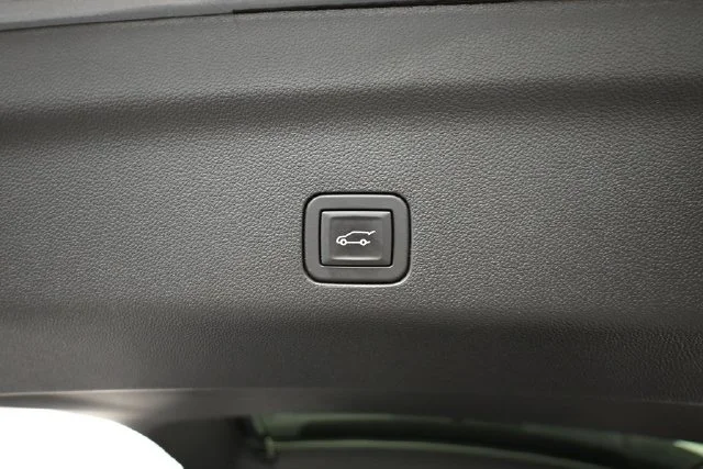 Used 2025 Silver GMC AT4 image 41
