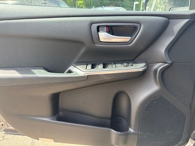 Used 2016 Gray Toyota SE image 18
