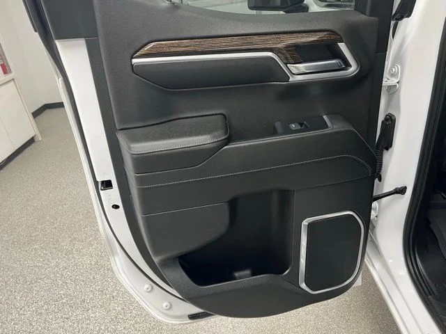 Used 2023 White GMC SLE image 37