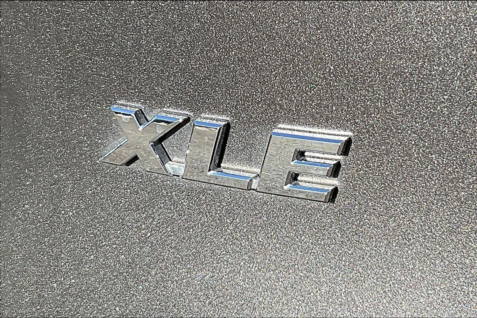 Used 2025 Magnetic Gray Metallic Toyota XLE Premium image 10