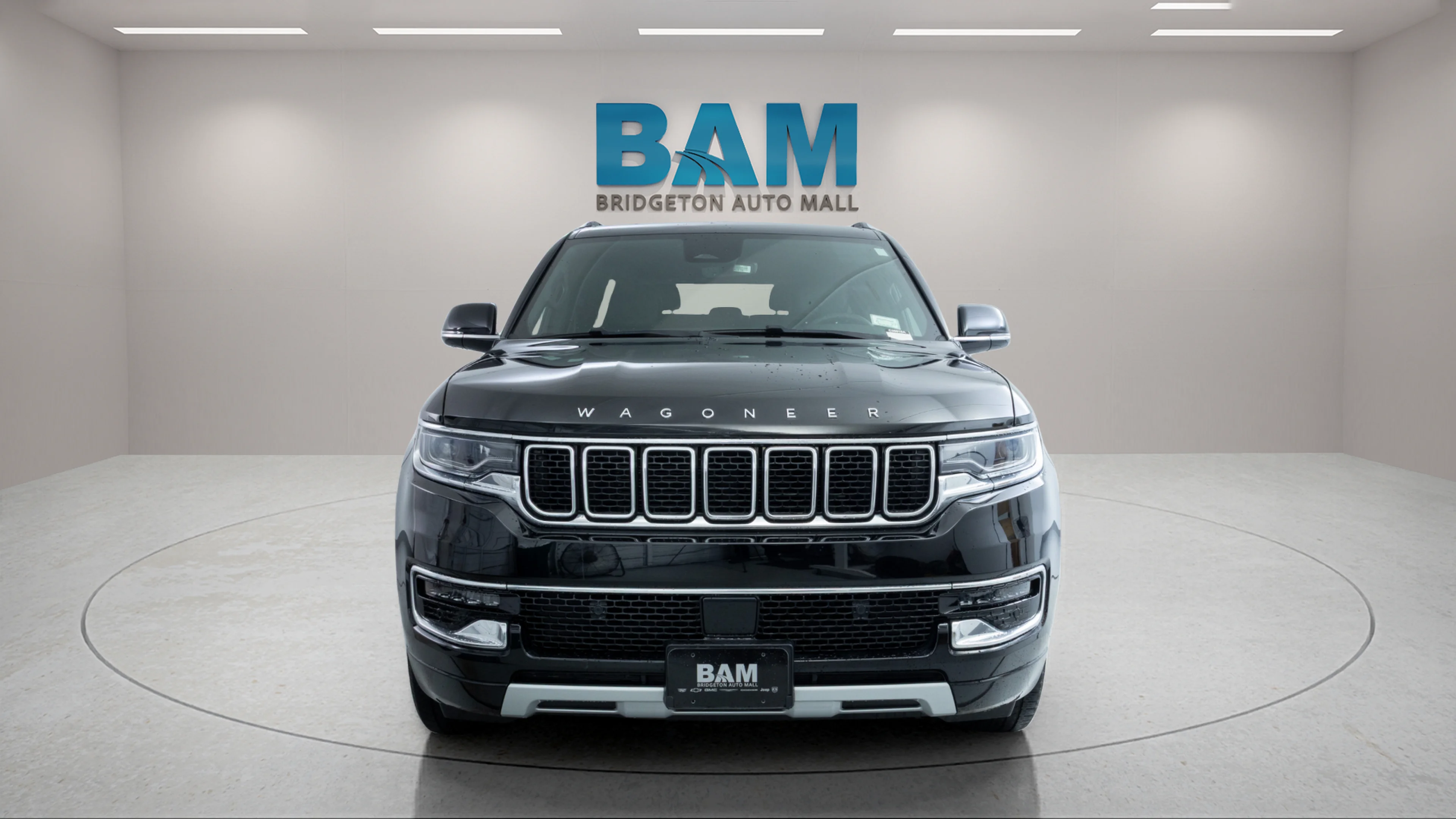 Used 2023 Diamond Black Crystal Pearlcoat Jeep Series II image 8