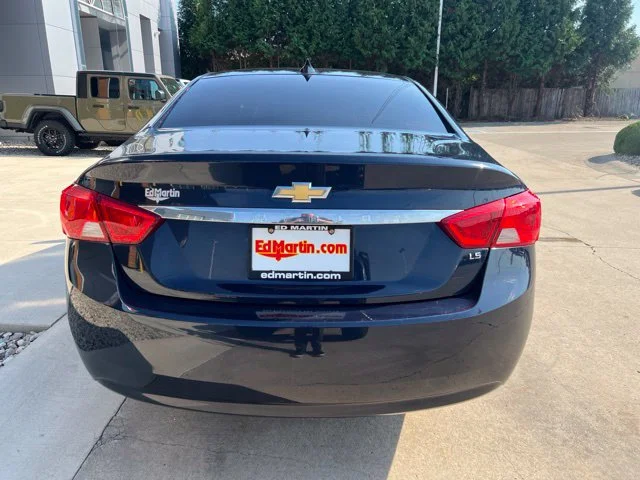 Used 2016 Blue Chevrolet LS image 4