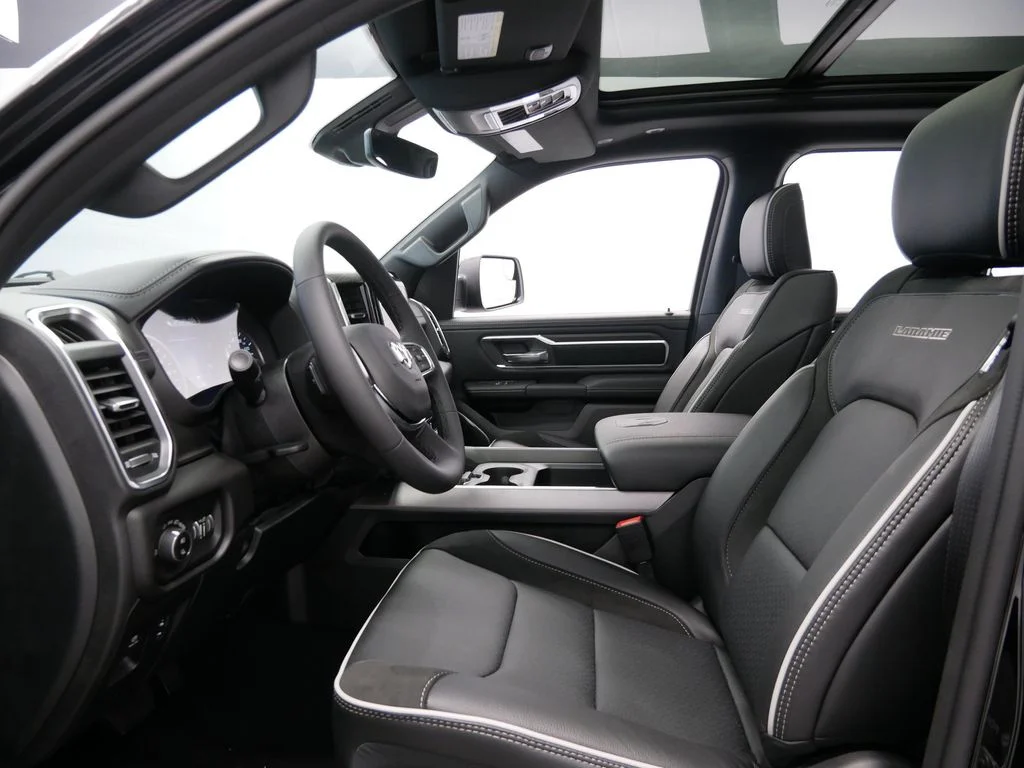 New 2026 Diamond Black Crystal Pearl-Coat Exterior Paint Ram Laramie image 12