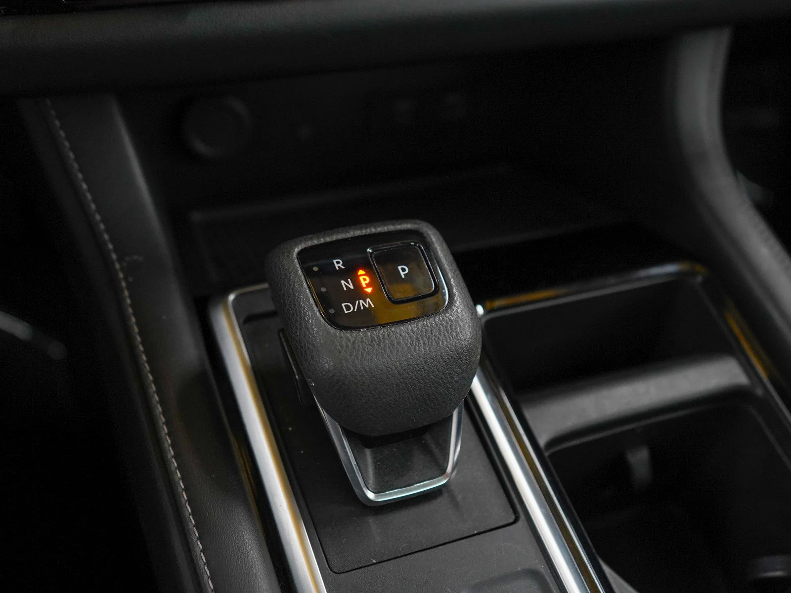 Used 2023 Gun Metallic/Super Black Nissan SL image 24