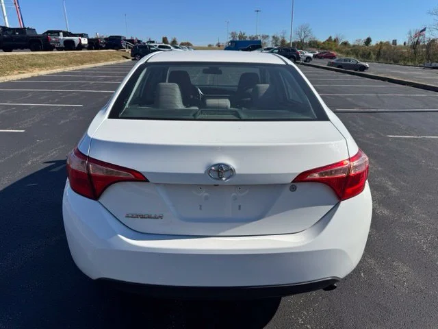 Used 2017 White Toyota L image 4
