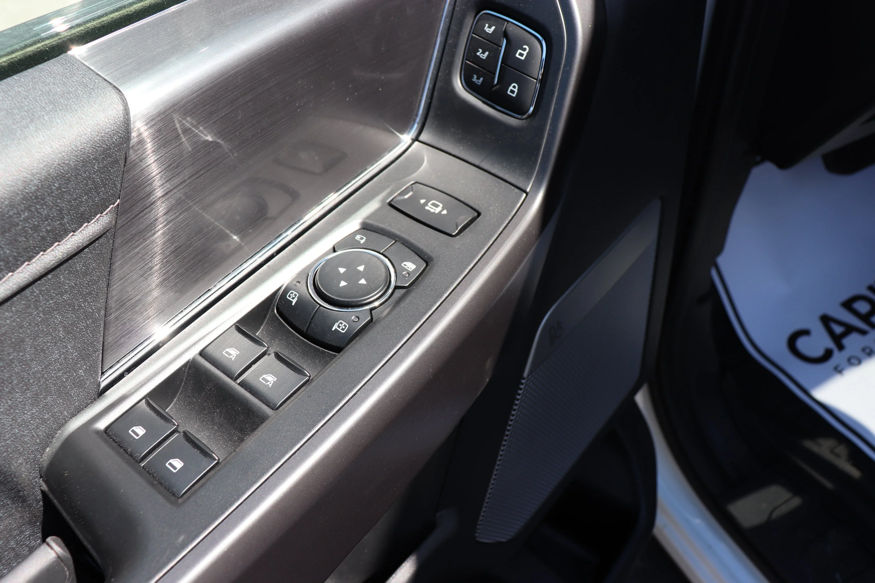 New 2026 OXFORD WHITE Ford LARIAT image 10