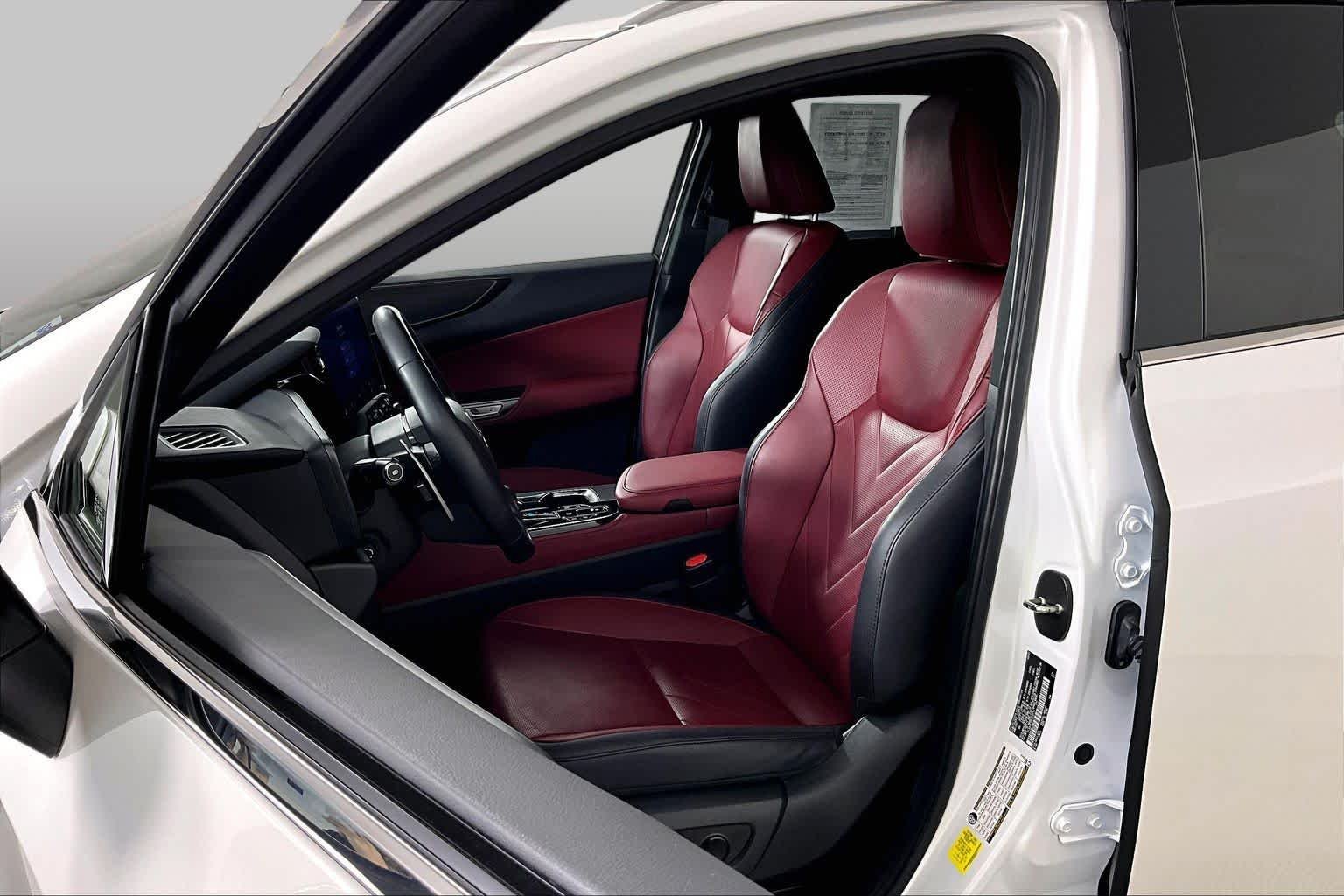 Used 2024 Eminent White Pearl Lexus Luxury image 7