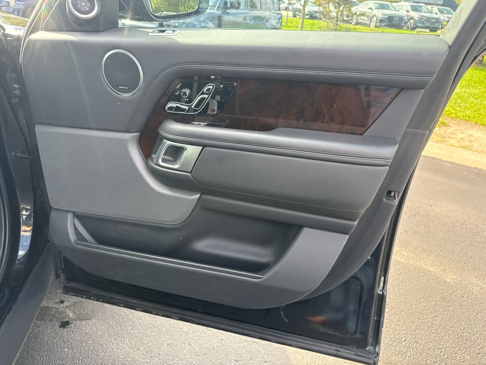 Used 2021 Santorini Black Metallic Land Rover Westminster image 23