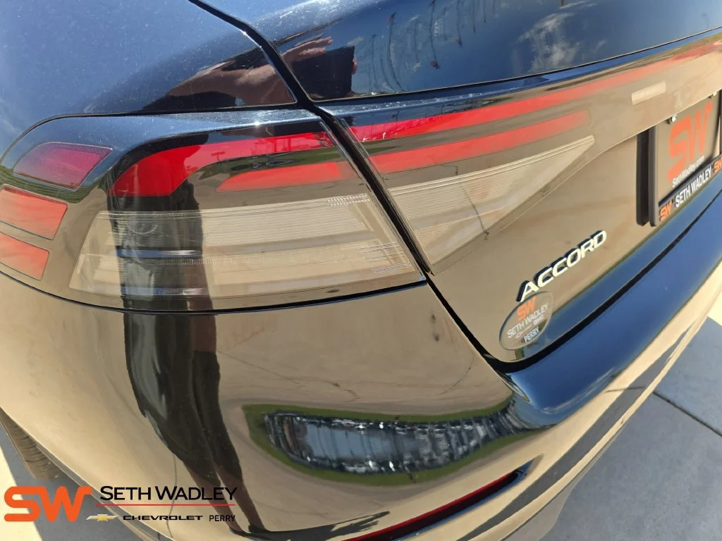 Used 2025 Black Honda SE image 34