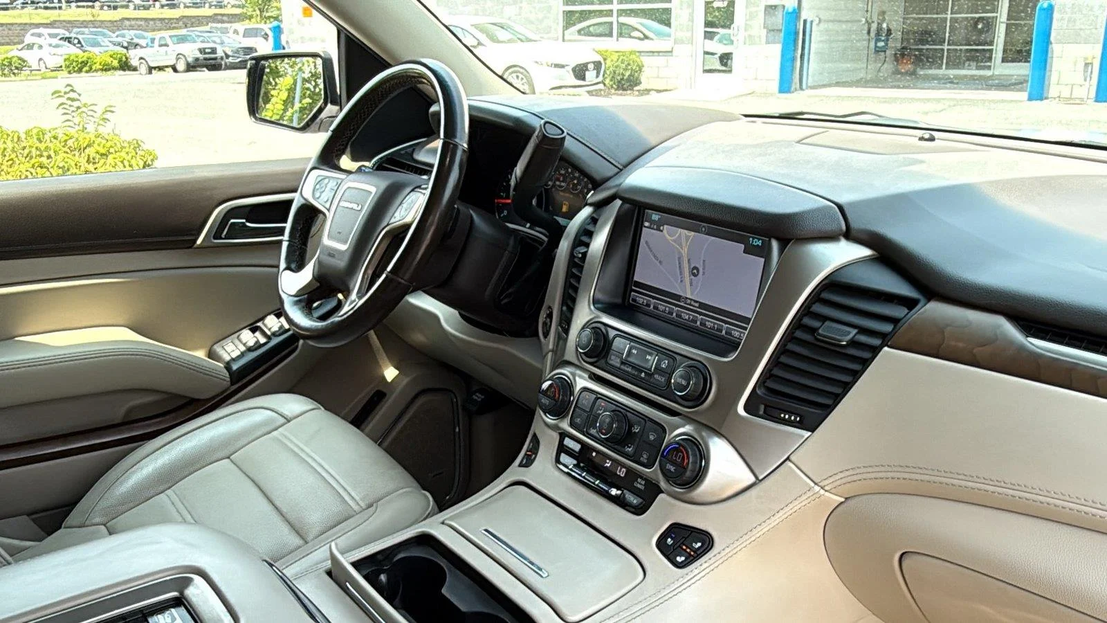 Used 2019 White Frost Tricoat GMC Denali image 28