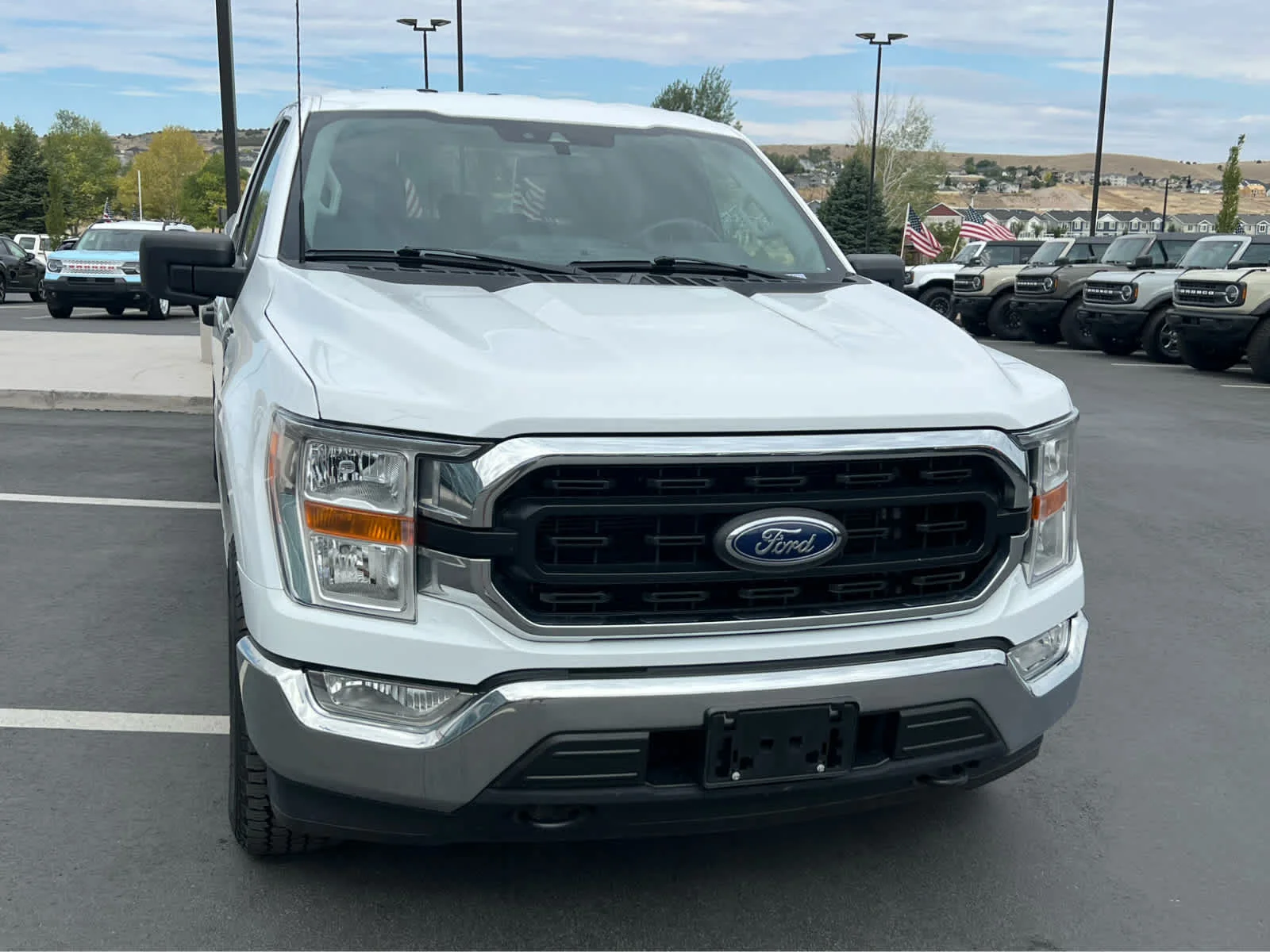 Certified Used 2022 Oxford White Clearcoat Ford XLT image 4