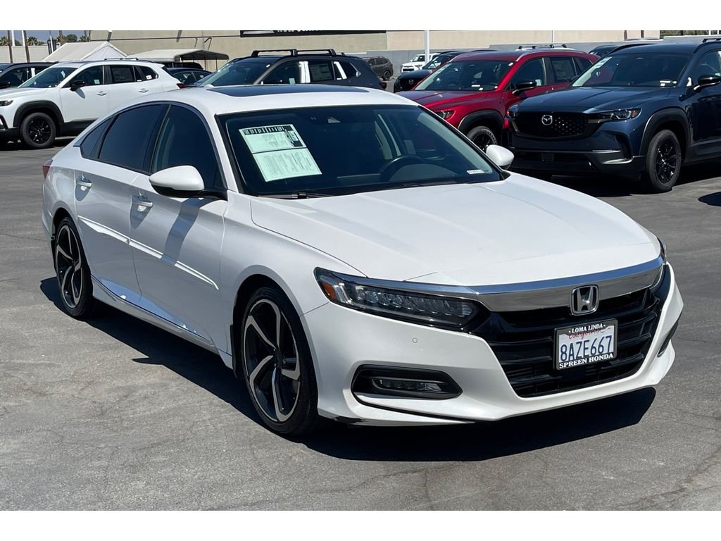 Used 2018 Platinum White Pearl Honda Touring 1.5T image 8