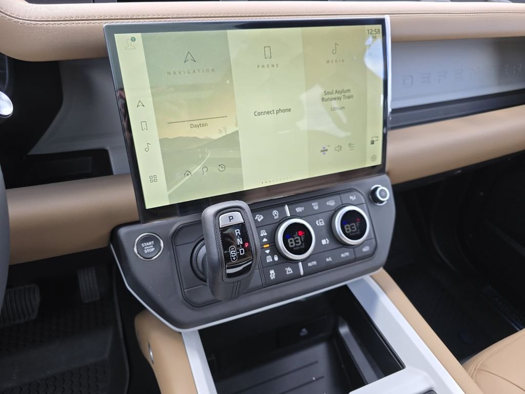 New 2026 Sedona Red Land Rover X-Dynamic se image 43