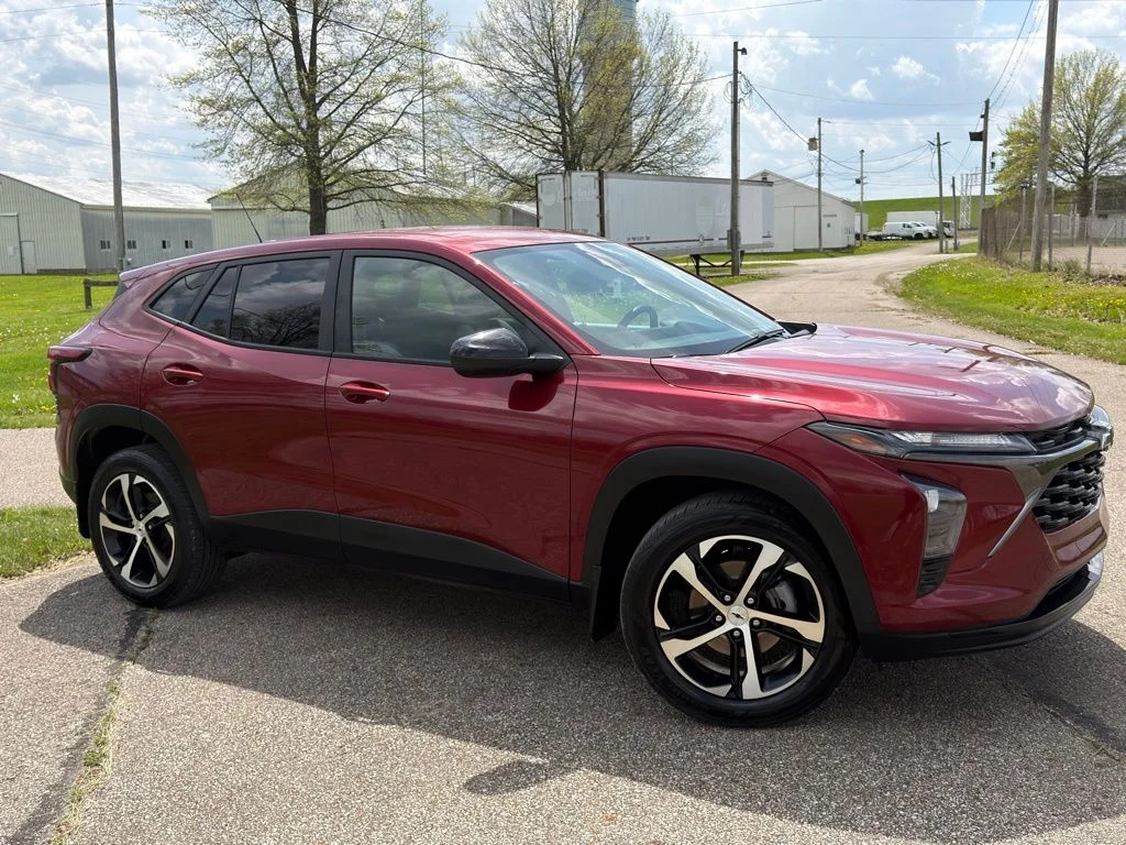 Used 2024 Red Chevrolet 1RS image 6