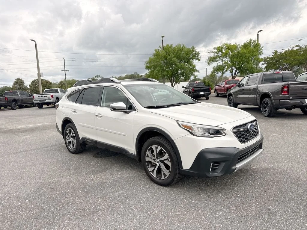 2021 Subaru Outback Touring's photo
