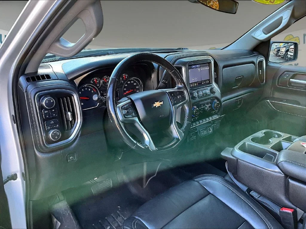 Used 2019 Silver Ice Metallic Chevrolet LT image 8