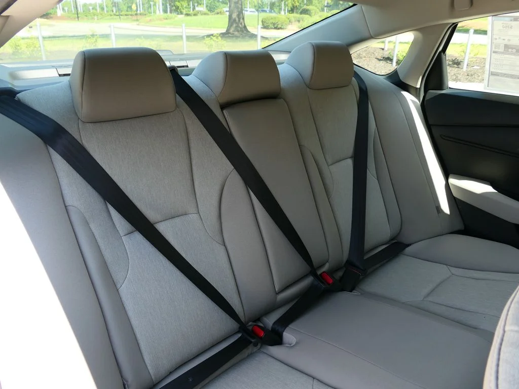 New 2026 Platinum White Pearl Honda LX image 34
