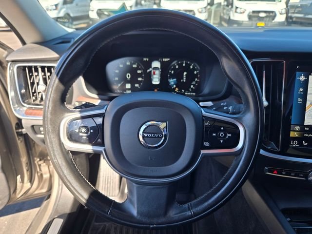 Used 2021 Gray Volvo T5 Momentum image 20