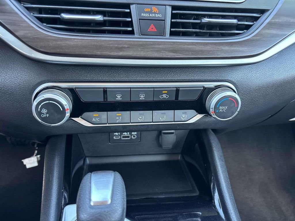 Used 2024 Silver Nissan 2.5 SV image 21