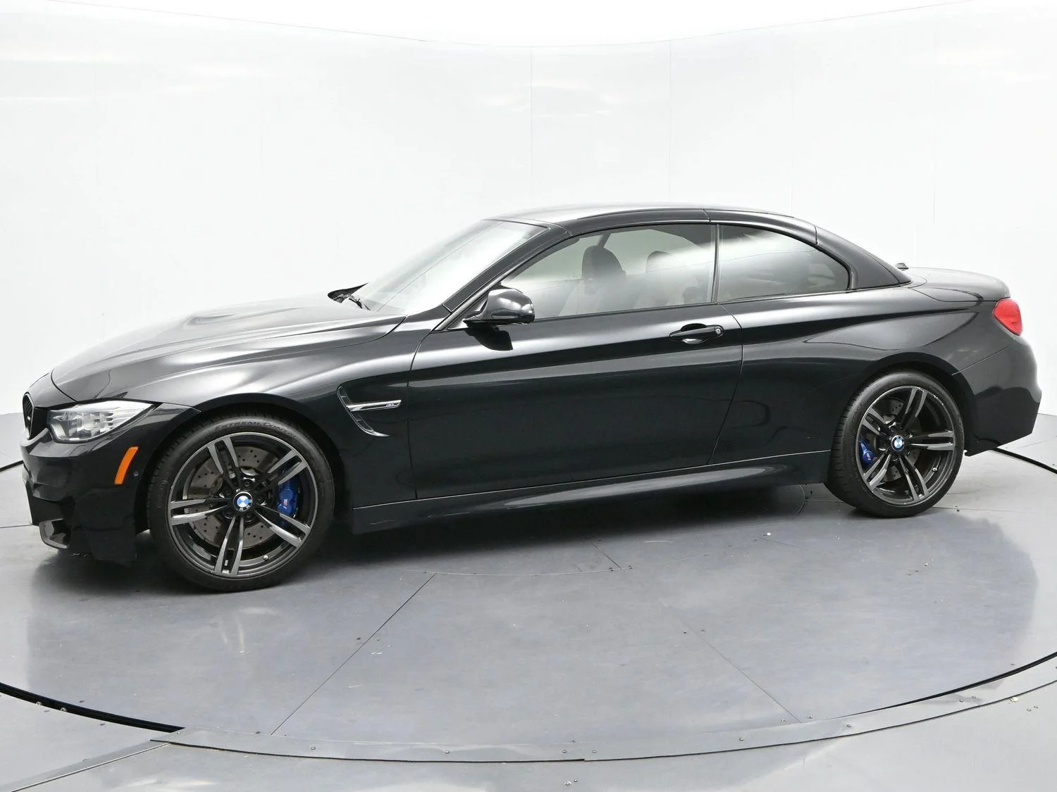 Used 2015 Black Sapphire Metallic BMW M4 image 4