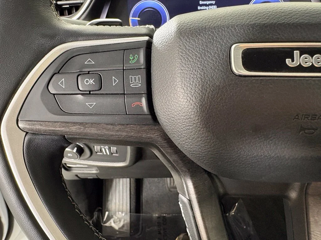Used 2022 White Jeep Limited image 25