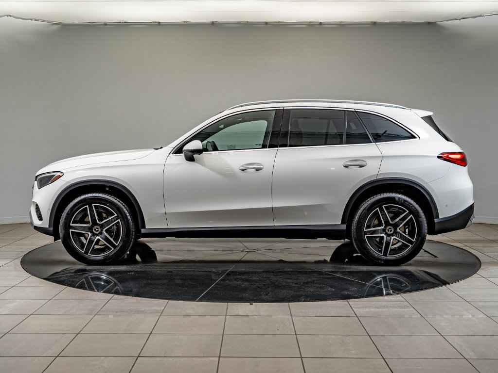 New 2027 Polar White Mercedes-Benz GLC 300 image 8
