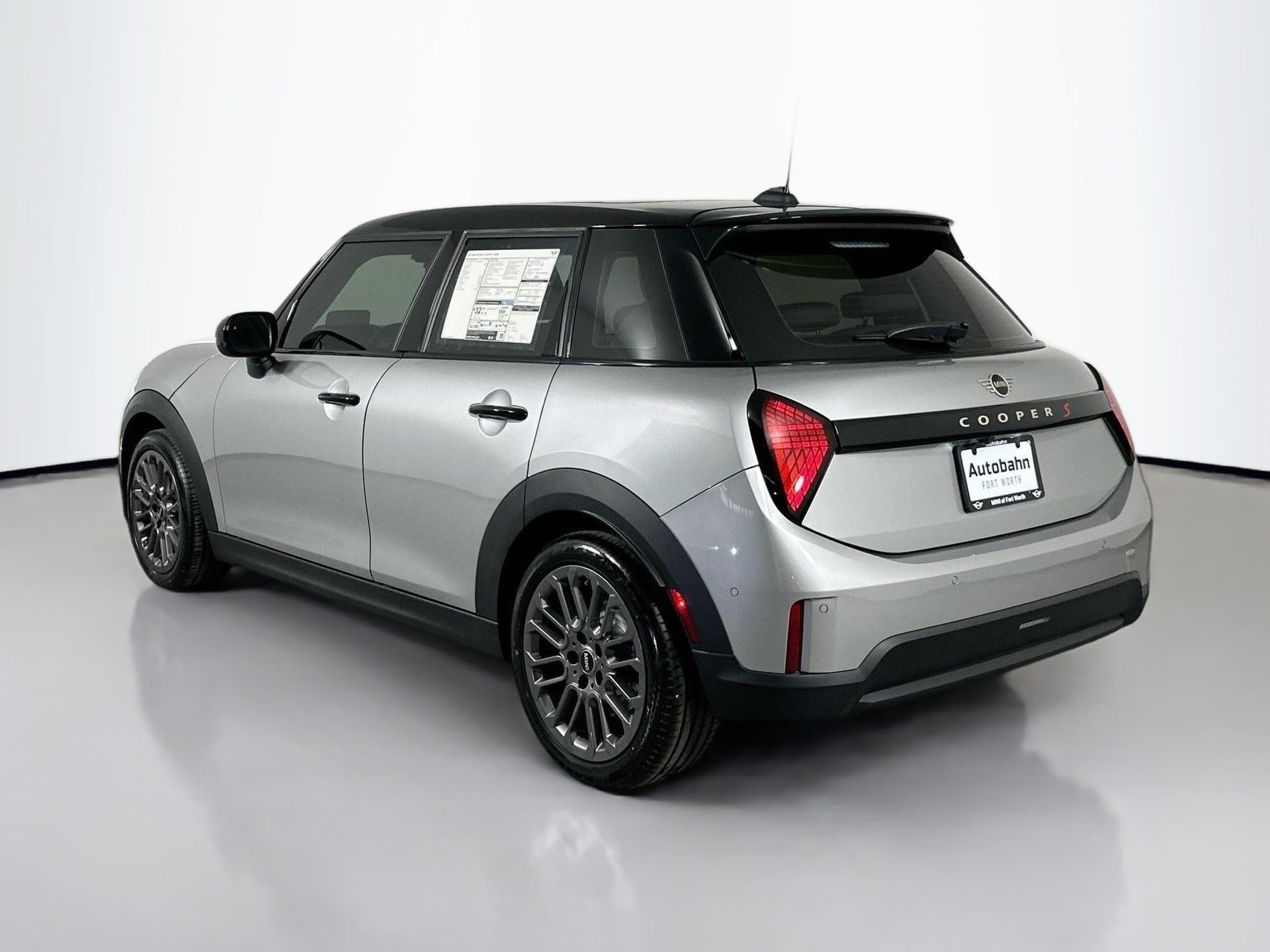 2025 MINI Hardtop 4 Door S | CarEdge | CarEdge