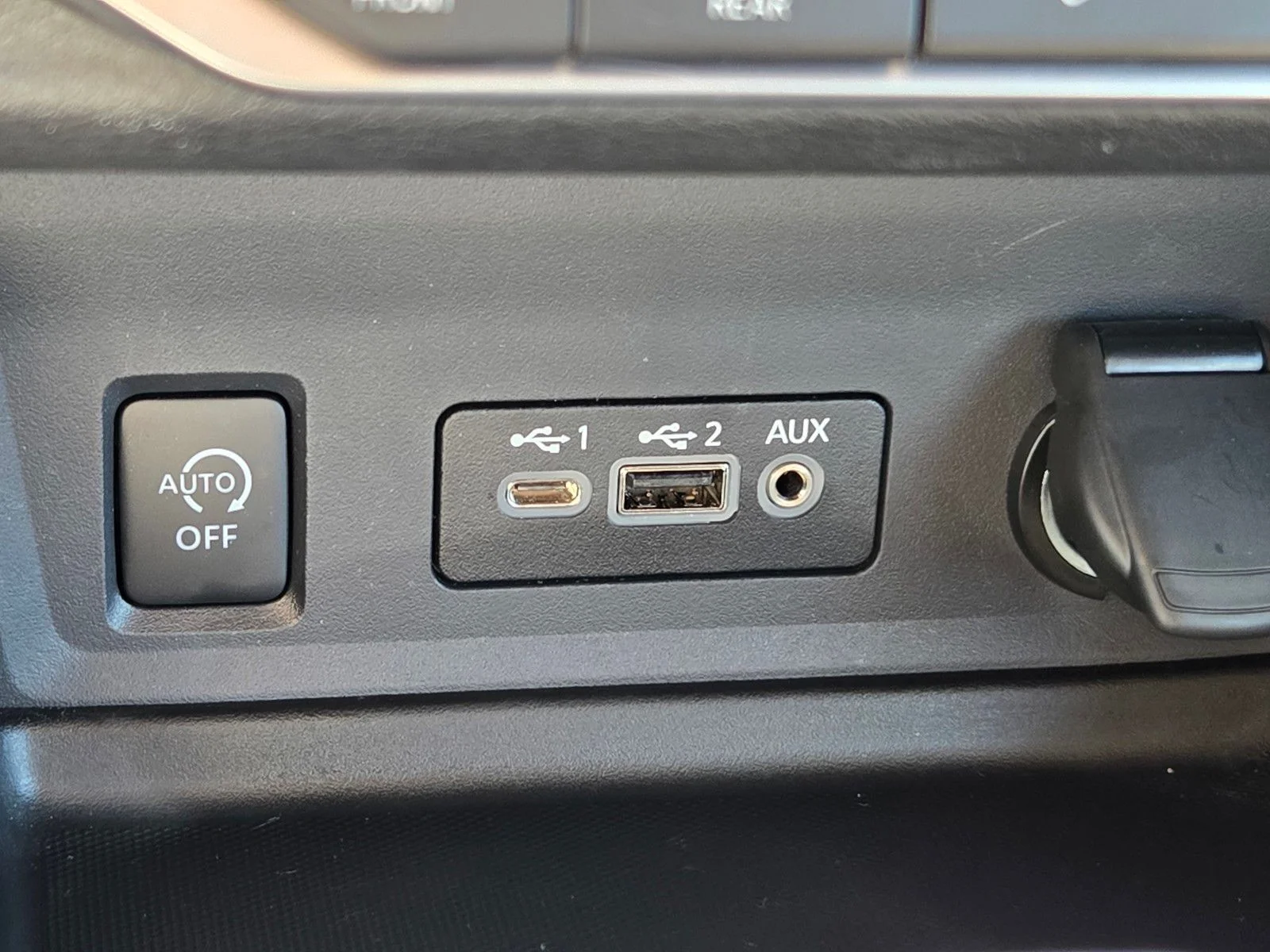 Used 2025 Electric Blue Metallic Nissan SV image 27