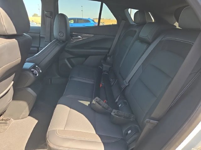 Used 2024 Summit White Chevrolet LT image 7