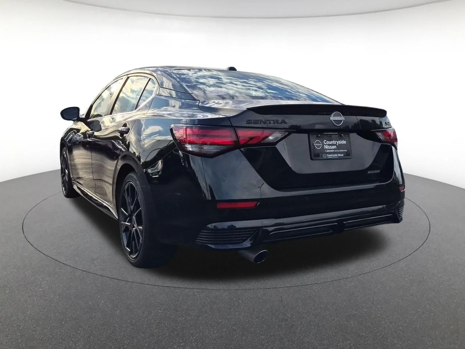 Used 2025 Super Black Nissan SR image 7