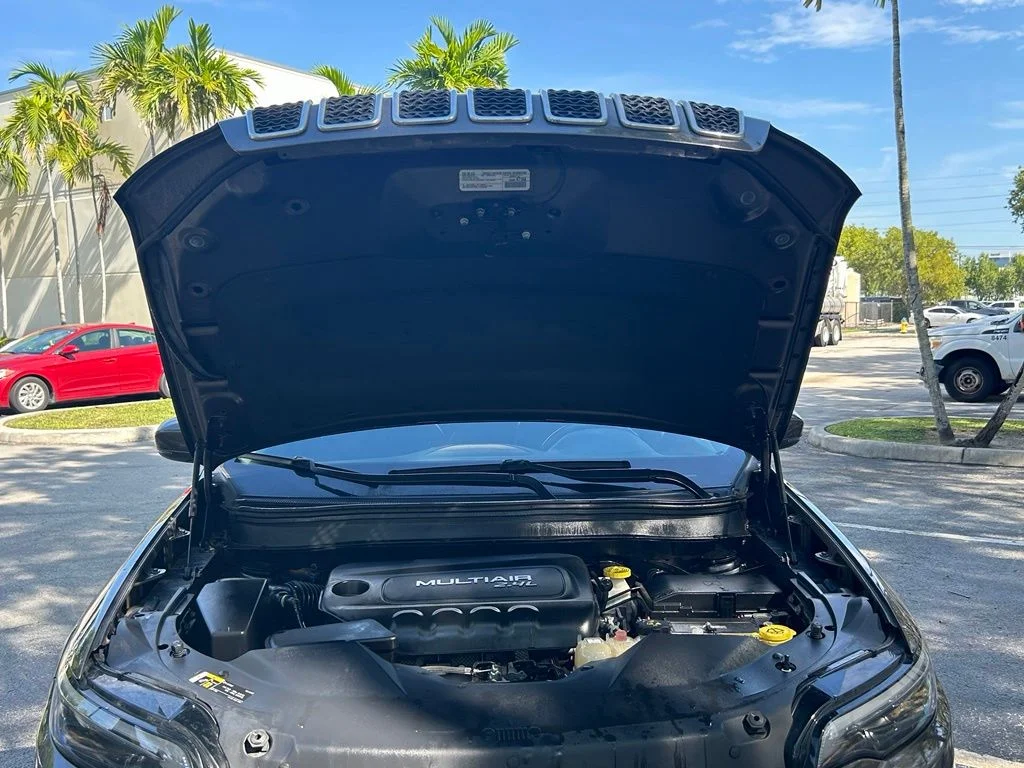 Used 2019 Gray Jeep Limited image 26